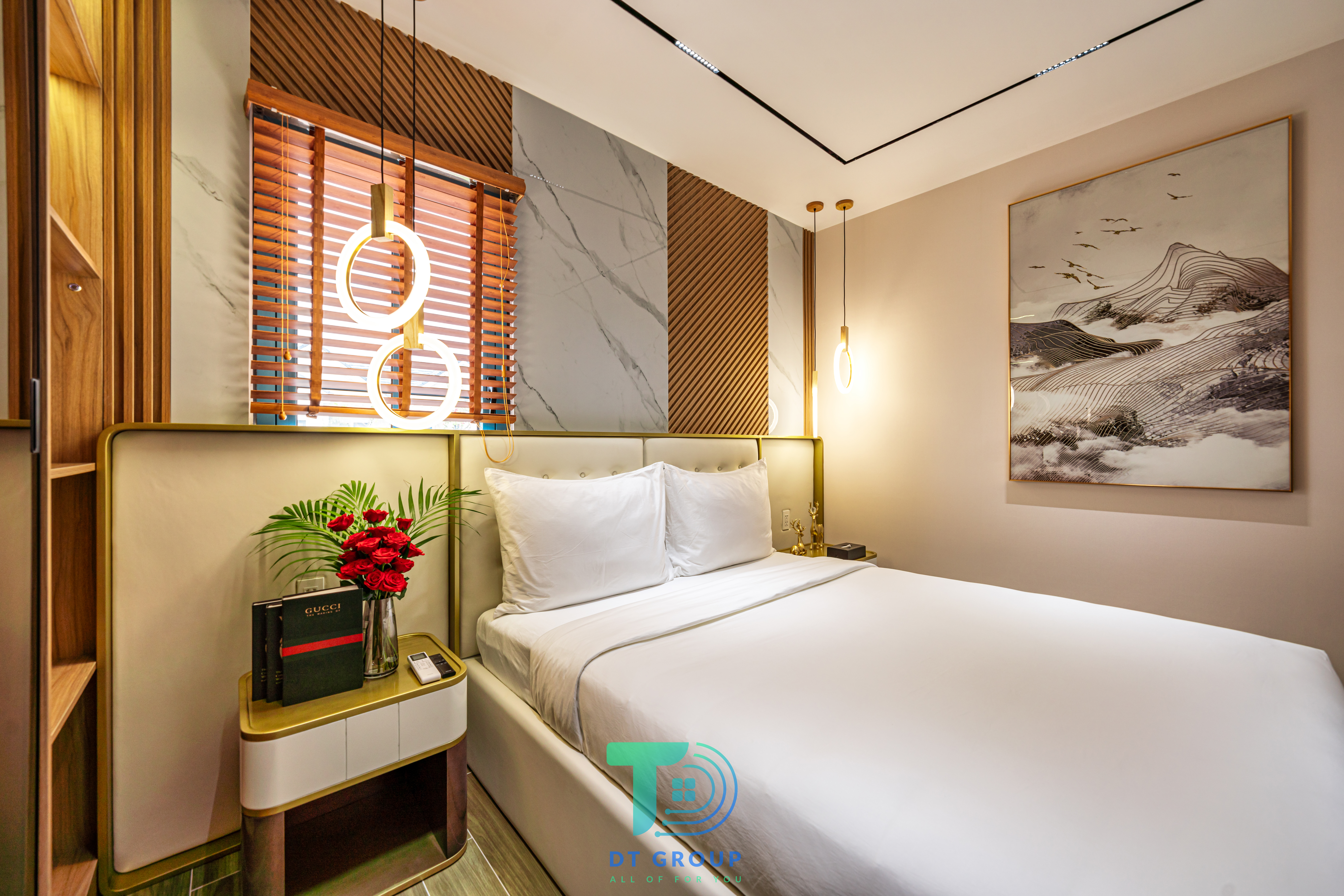 Giường ngủ bọc nệm tone màu nhẹ nhàng, mang lại sự thư giãn tối đa